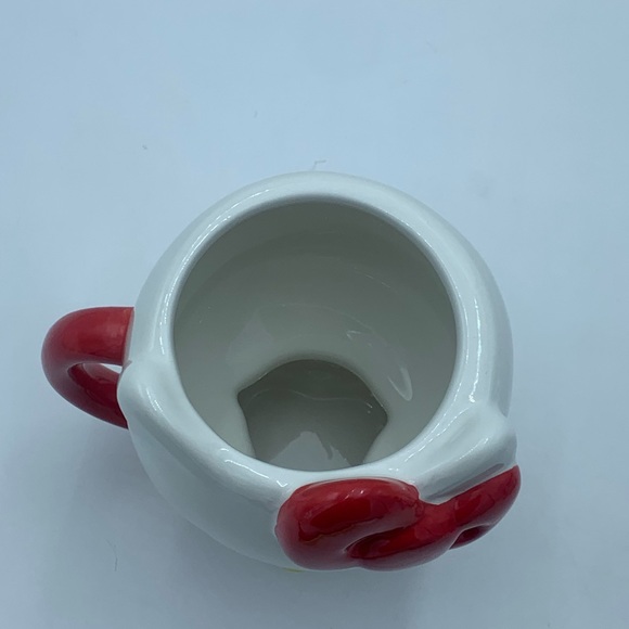 Hello Kitty Peppermint Ceramic Mug & Hello Kitty Salt and Pepper Shakers - Picture 10 of 16